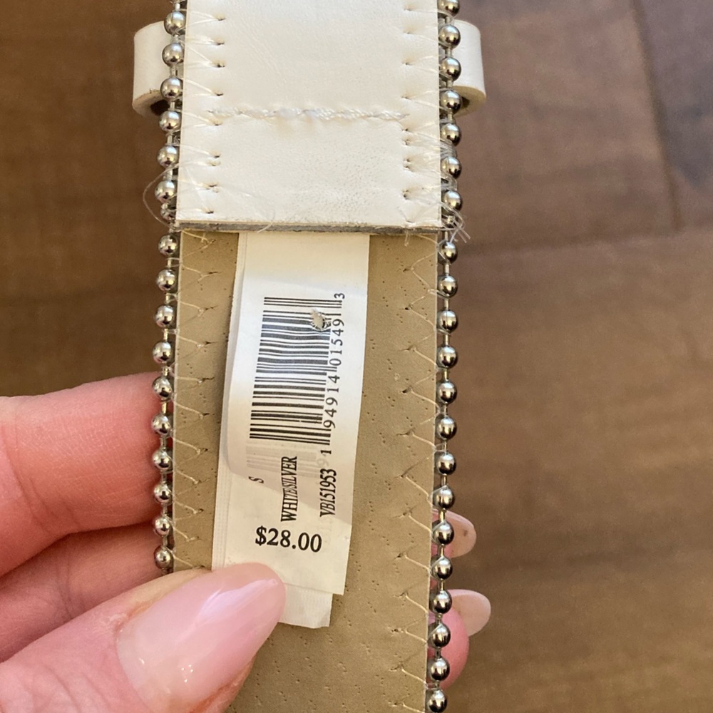 Vince Camuto White Leather Belt with Gold Hardware - Picture 4 of 8